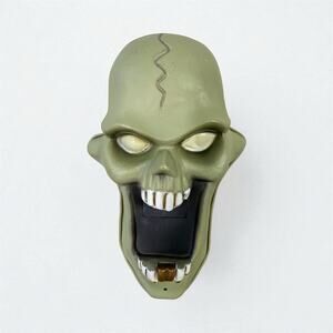 Vintage Talking Animated Halloween Wall Skull Sound Motion Sensor 8"